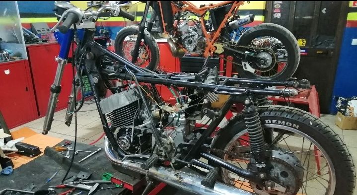 Suzuki T 350 Rebel