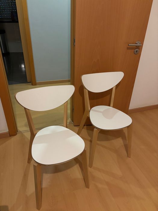 Mesa de Jantar com 4 cadeiras