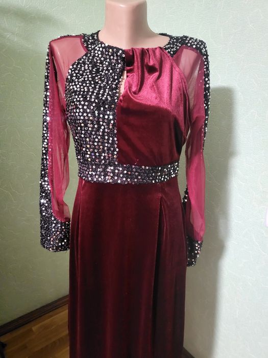 Шикарна святкова  сукня