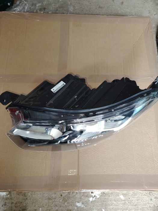 Lampa przednia Peugeot Expert lewa