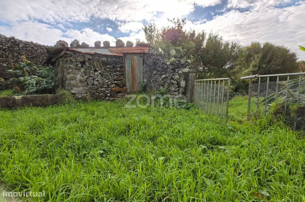 Terreno Rústico com Construção – Pico da Pedra, Ribeira Grande