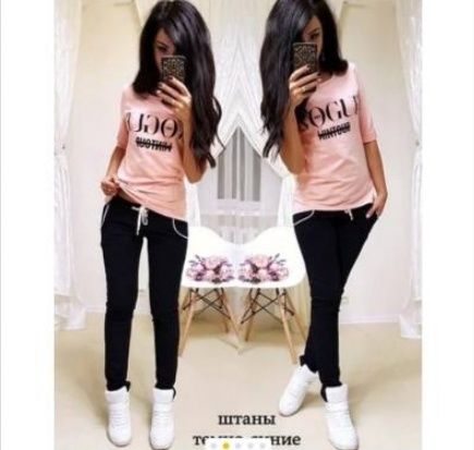 Женский спортивный костюм