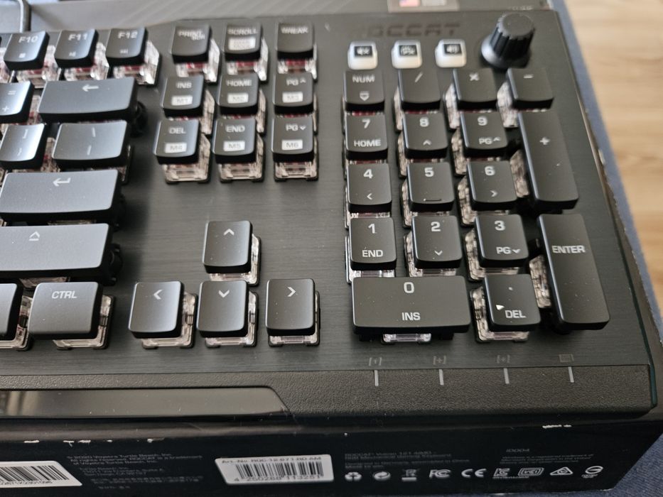 Roccat Vulcan  121 Aimo  Titan Switch Linear