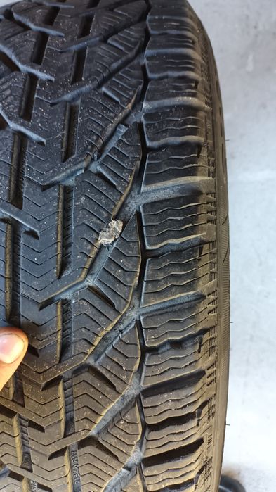 2x Opony zimowe 215/50r17 kormoran snow 2022r