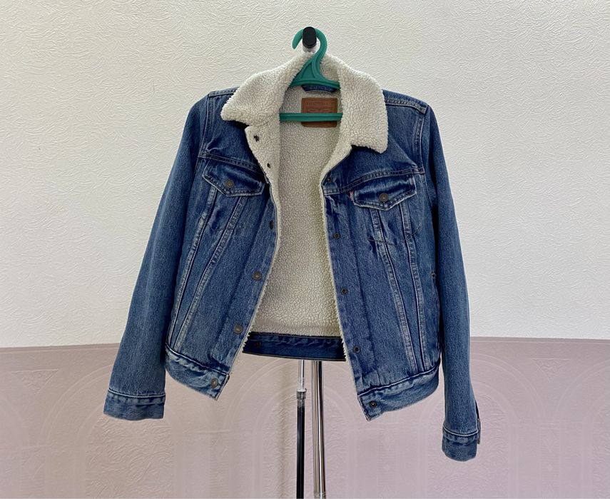 Джинсовка Levi's, б/у, в хорошому стані