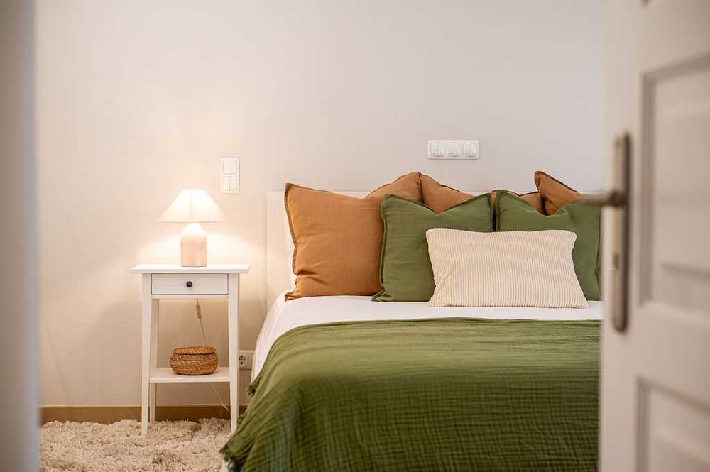 2 Mesas de cabeceira HEMNES