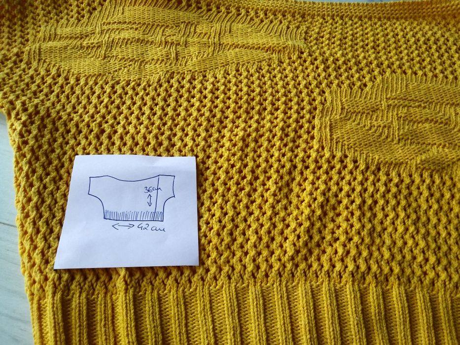 Zolty sweterek, włoskiej produkcji