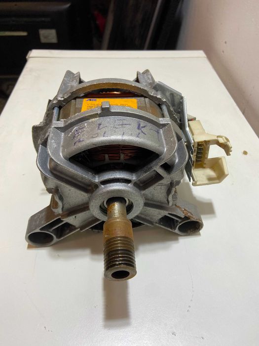 SILNIK pralki Nidec (Electrolux)