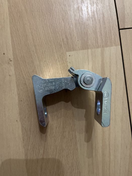 Audi A1 8X Nowy Zawias drzwi