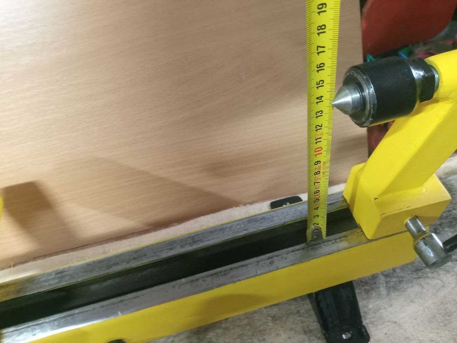 Продам токарний станок по дереву