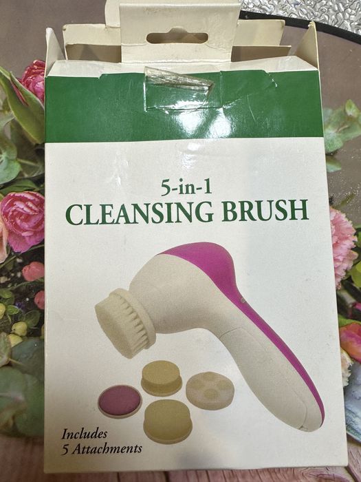 5-in-1 cleansing brush