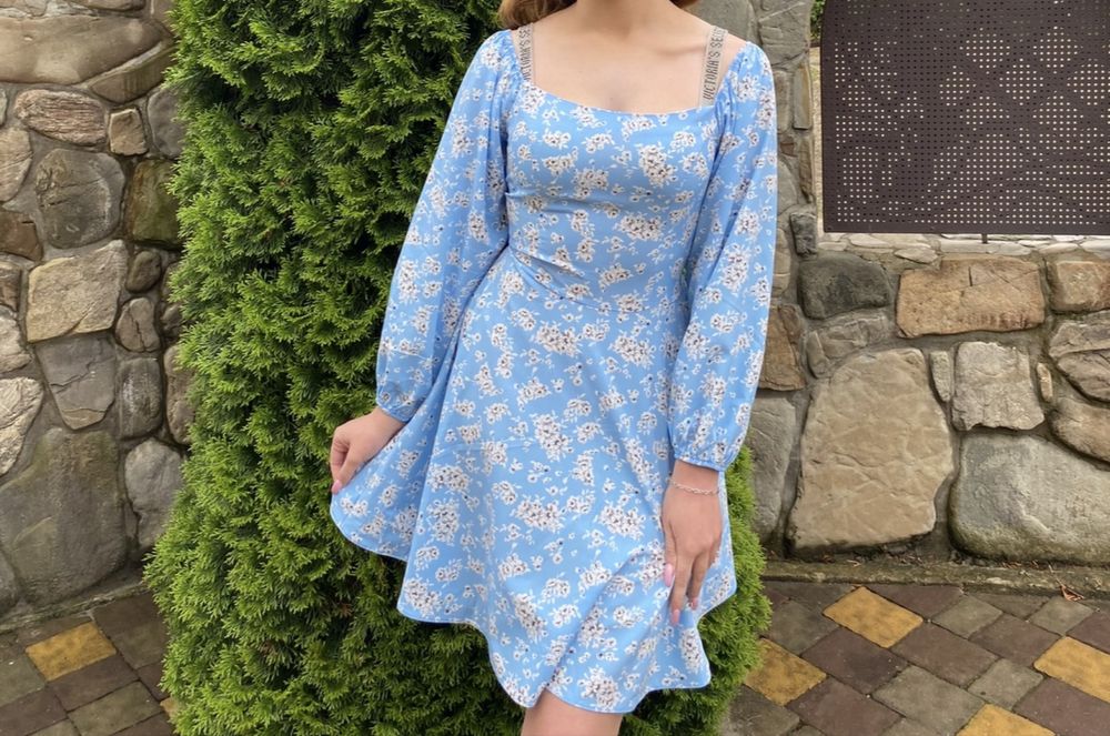 Сукня блакитна літня