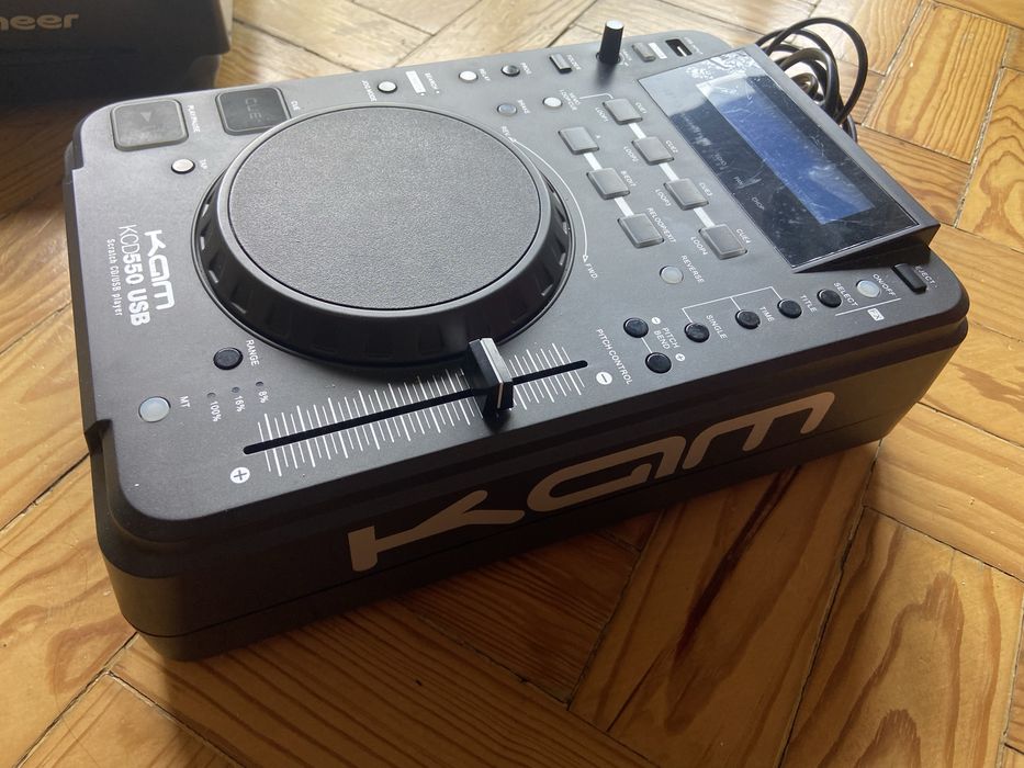 Vendo essas mesas de dj por 200€ mad aceito propostas .