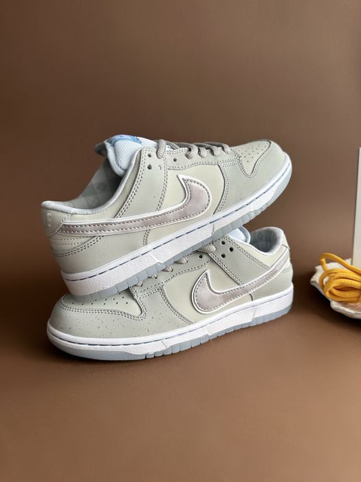 Nike SB Dunk White Lobster