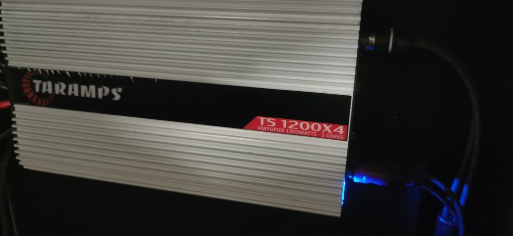 Subwoofer e amplificador