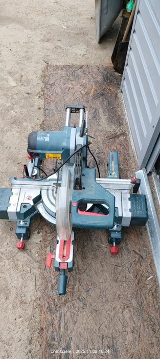 Ukośnica Bosch Professional GCM 254D wraz ze stołem