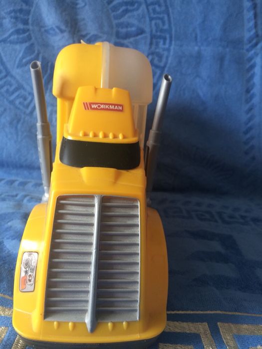 Машина з інструментами