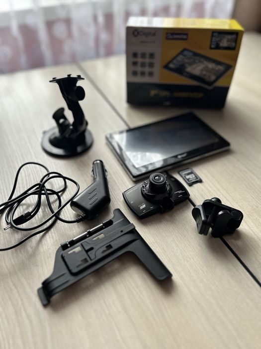 Навігатор  X-Digital А718 разом з відеореєстратор