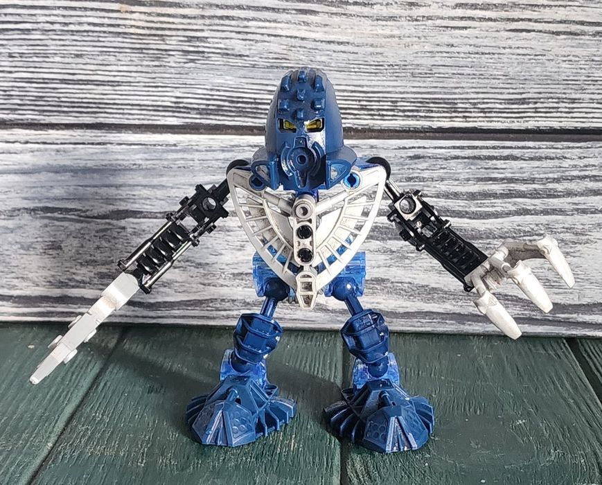LEGO Bionicle 8940 Karzahni, только маторан Идрис (комплектация маторана 100%), состояние деталей хорошее, но есть пыль и загрязнения местами, б/у