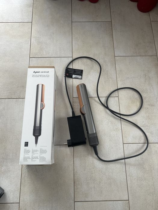 Dyson airstrait prostownica