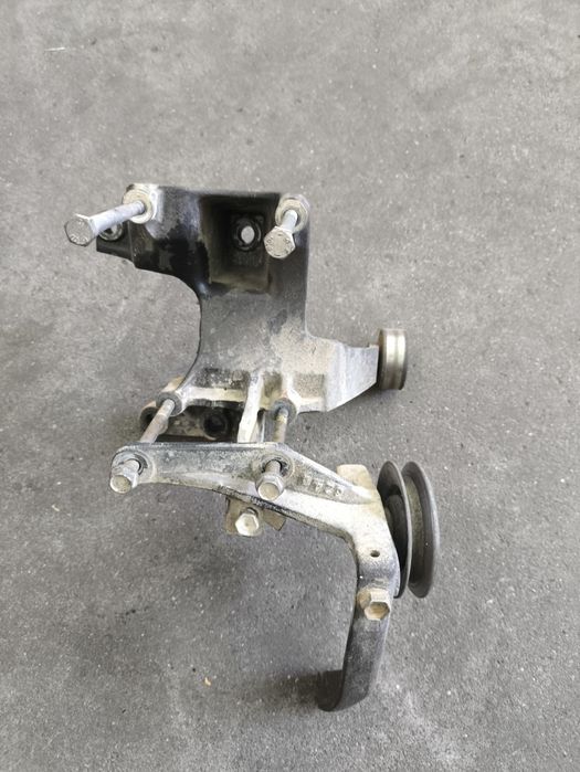 Suporte compressor AC Toyota 2lt 2.4