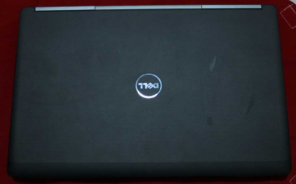 Ноутбук для игр 17.3" Dell Precision 7720 Xeon E3 Qad core | 16Gb | 256Gb | NVidia 4 Гб
