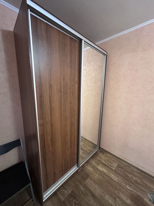 Шкаф купе с дзеркалом