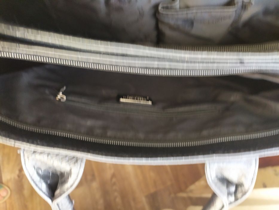 Продається жіноча сумка-портфель