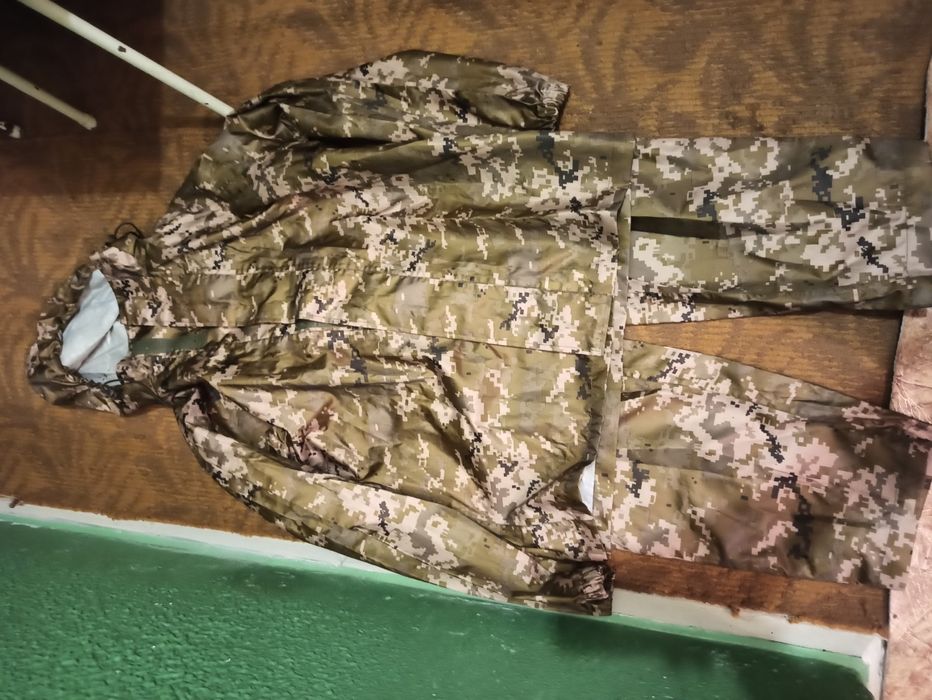 Костюм вітровологозахисний в новому стані