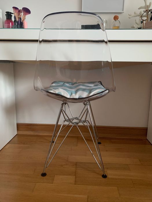 Cadeira acrílica