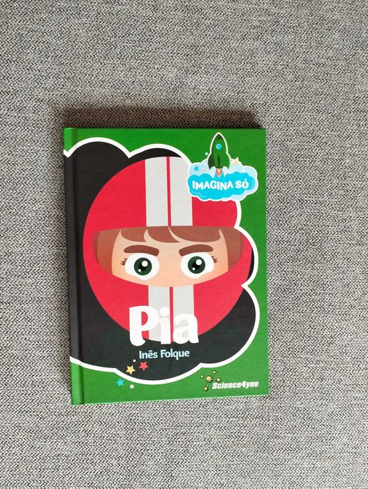 Livro juvenil "Pia" de Inês Folque
