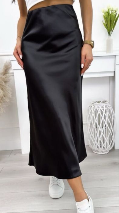 Атласні нові  спідниці колір шоколаду