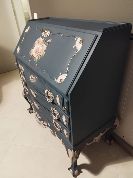 Elegante escrivaninha/secretária D. João V