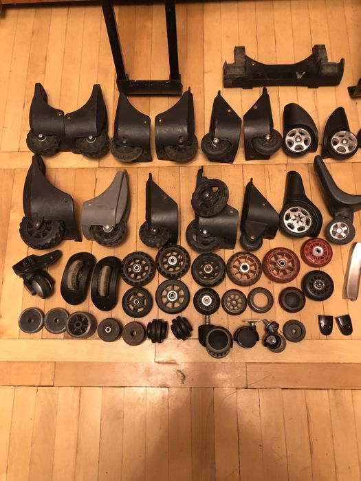 Запчастини для валізи-чемодана,колеса,ручки ,ніжки