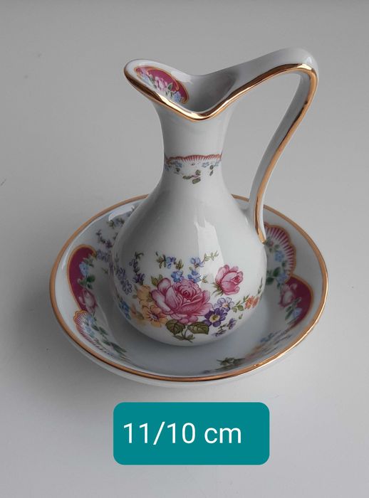Jarro com Base, pequenas dimensões "T. Limoges"