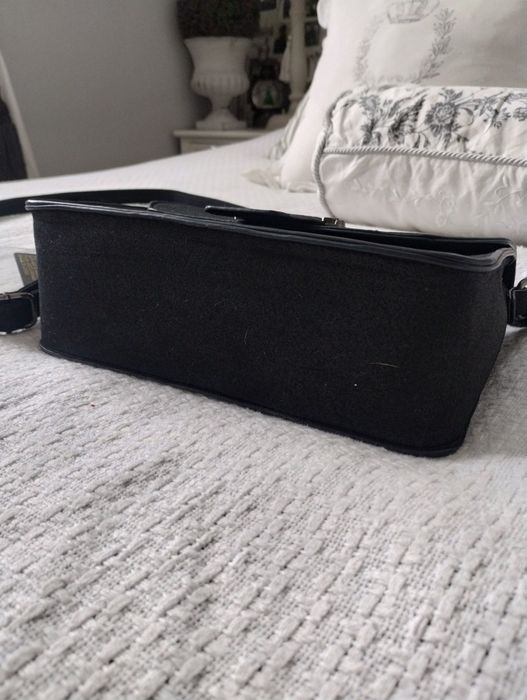 Torebka listonoszka czarna