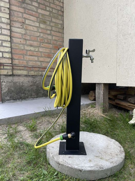 Садова колонка з тримачем для шлангу