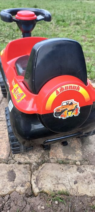 Беговел детский , красный