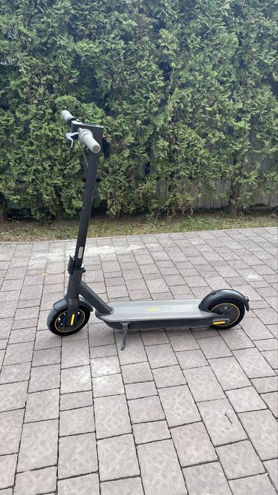 Електросамокат Ninebot G30