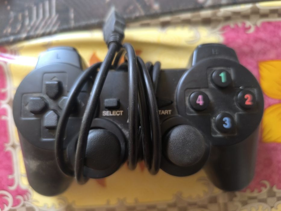 Pady do konsoli AK 62