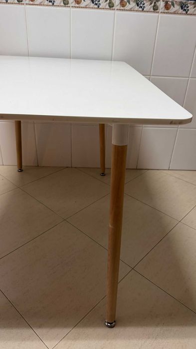 Mesa de Cozinha / Refeições Branca – Estilo Nórdico