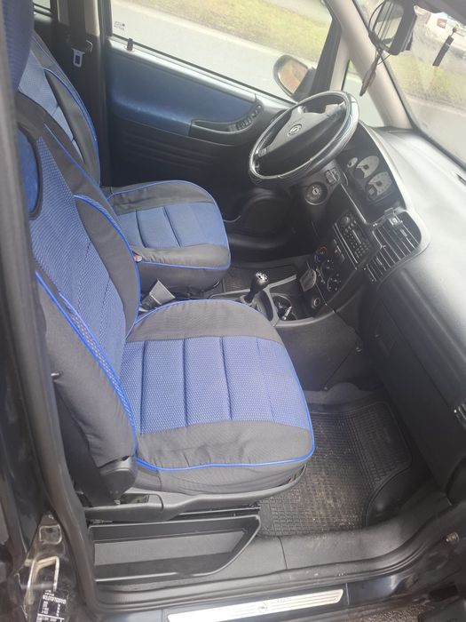 Opel Zafira A 2002 рік