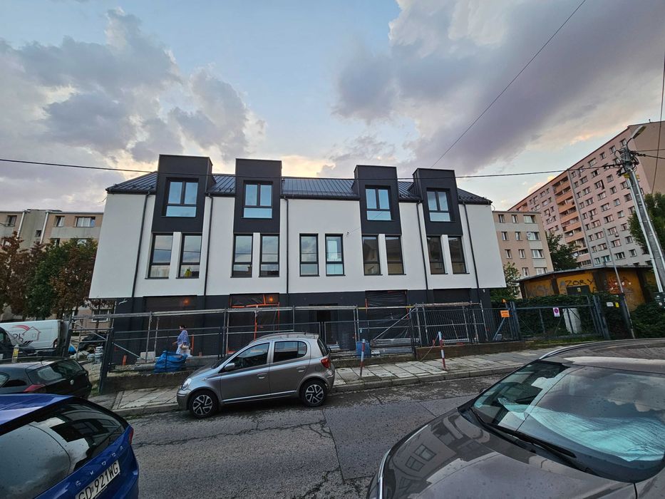 Ocieplenia , elewacje ,wymiana i wykonanie dachow , usługi minikoparka