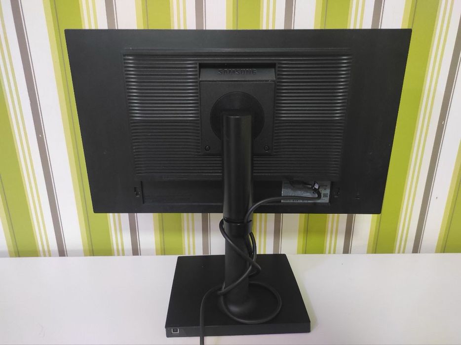 Монітор 24" Samsung S24E650PL