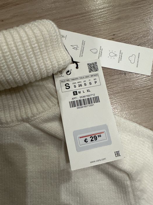 Светер Zara жіночій