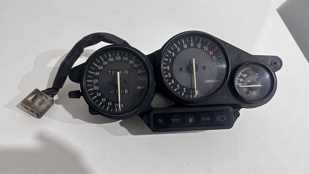 Painel conta km mota 300 km/h com rotações e temperatura