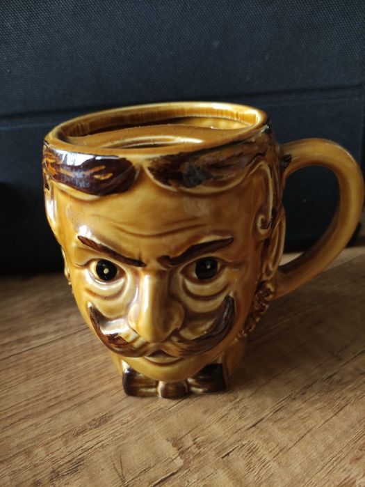 Kubek ochronny na wąsy