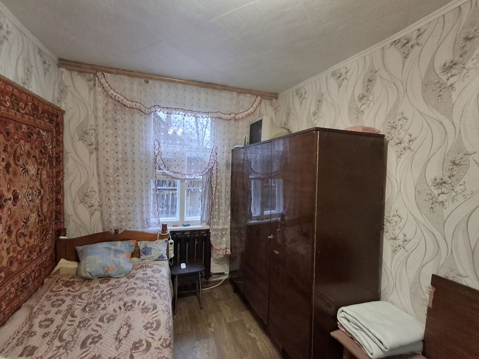 Продаж частини будинку з окремим входом.