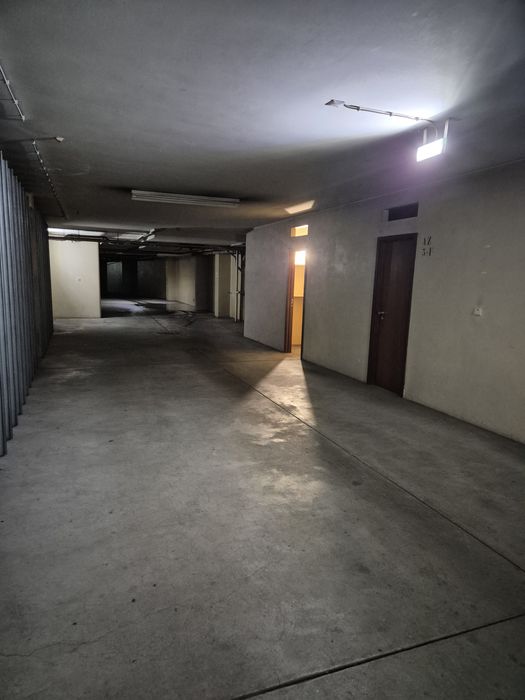 Arrecadação / mini armazém/ box/ arrumos rua Diogo de Silves