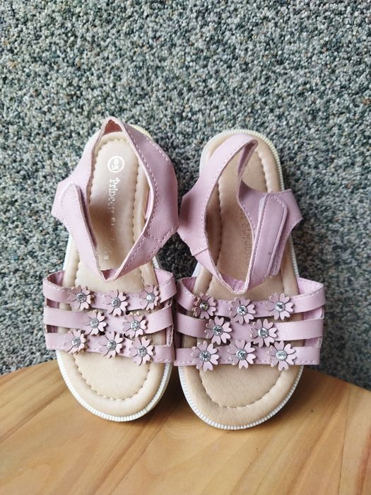 Босоніжки для дівчинки